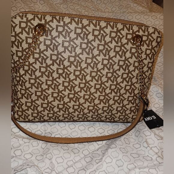 NWT DKNY Handbag  - Picture 16 of 16